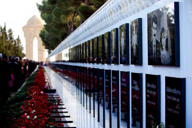 خیابان شهیدلر باکو