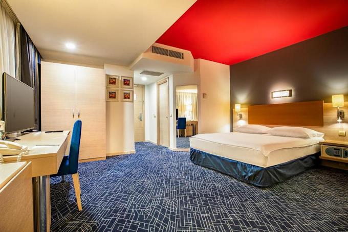 هتل پارک این رادیسون باکو ، رزرو هتل باکو