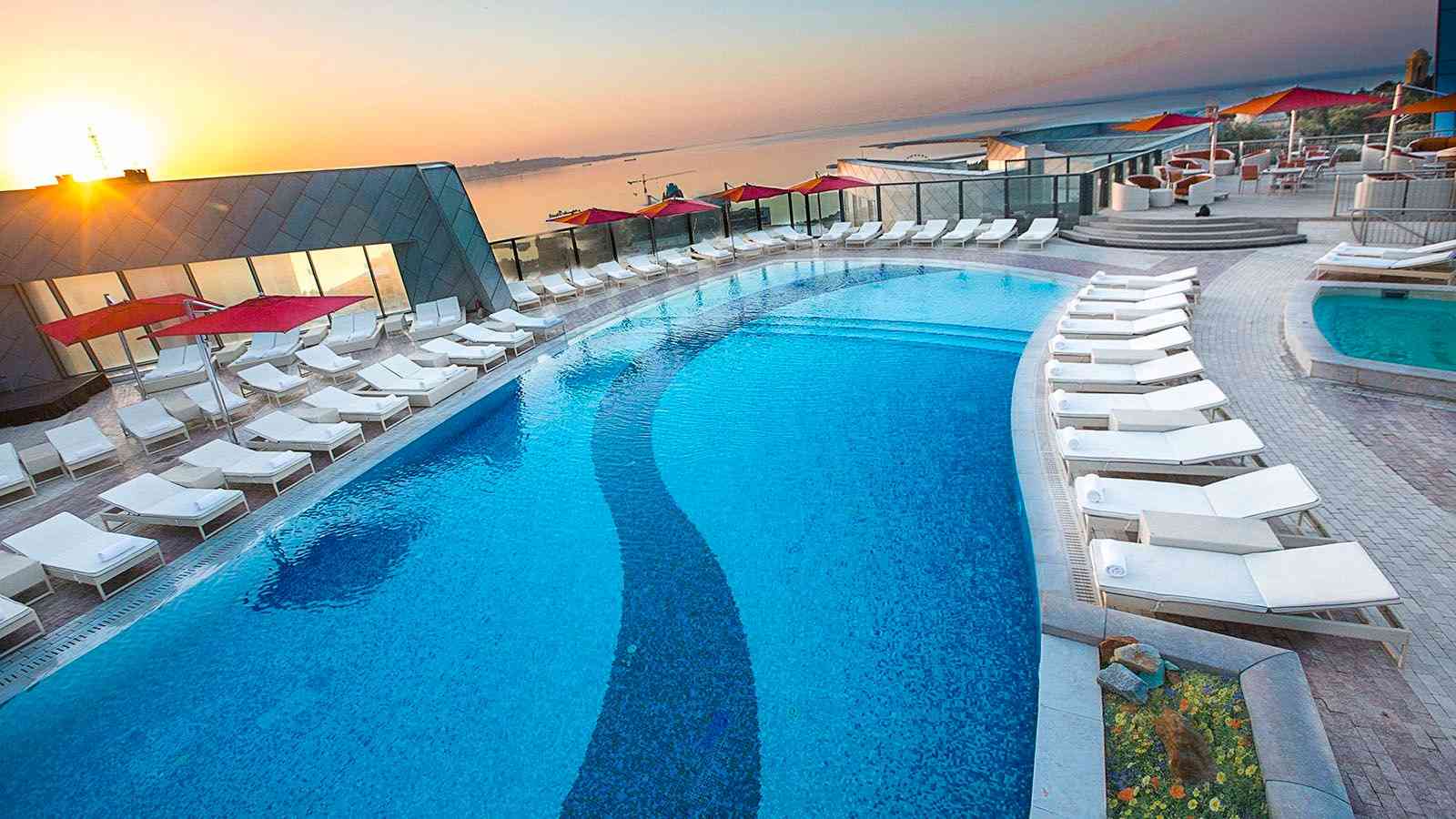 هتل‌های باکو با استخر، تور باکو،  رزرو هتل در باکو، ویزای باکو آذربایجان